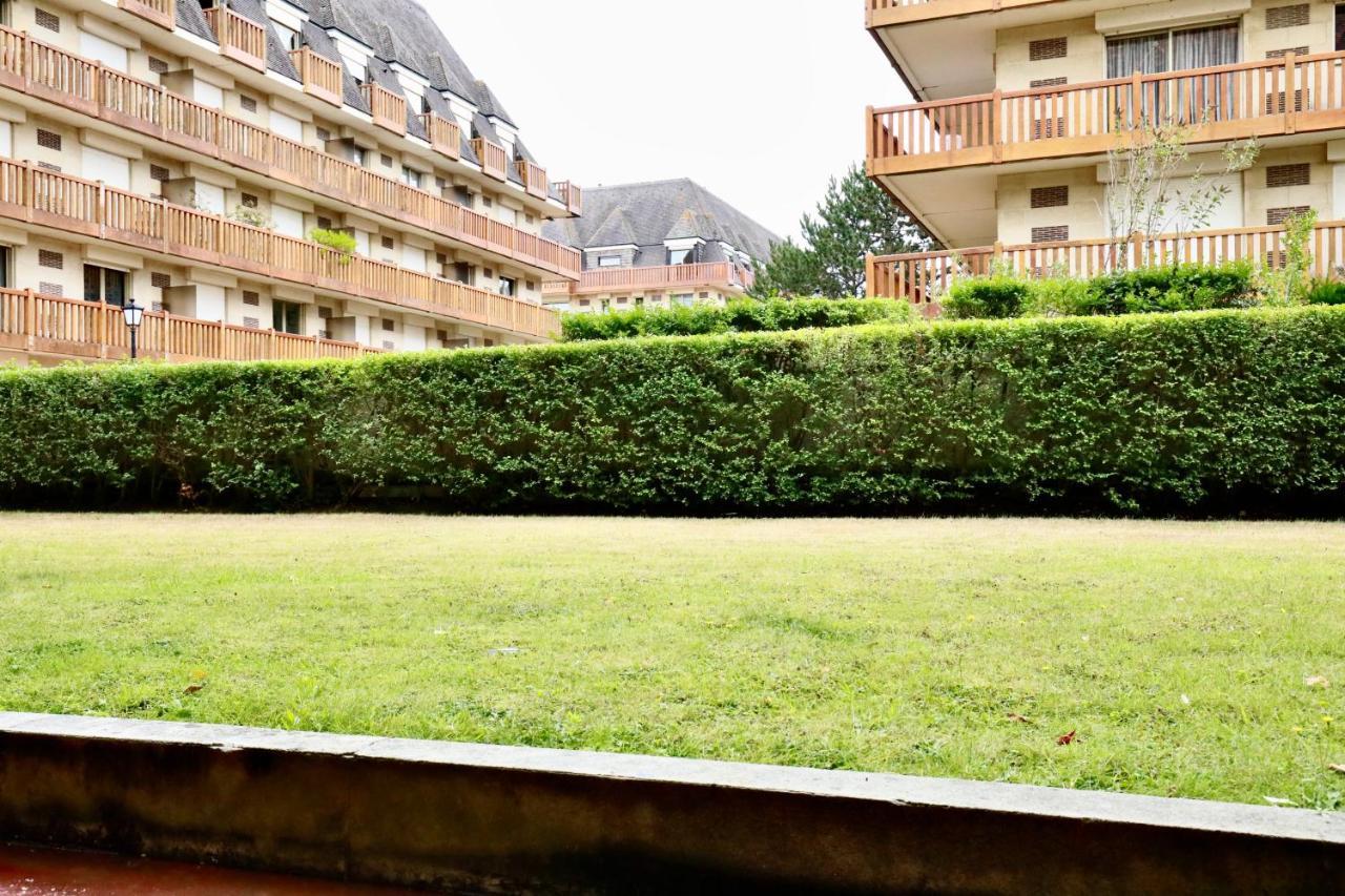 Studio Royal De La Plage Deauville Exteriör bild